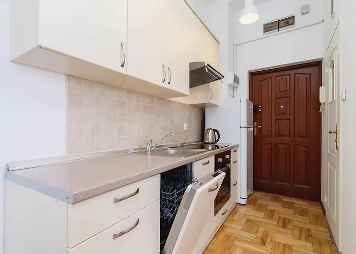 Private Parking - Old Town - Sw Krzyza 16 Street